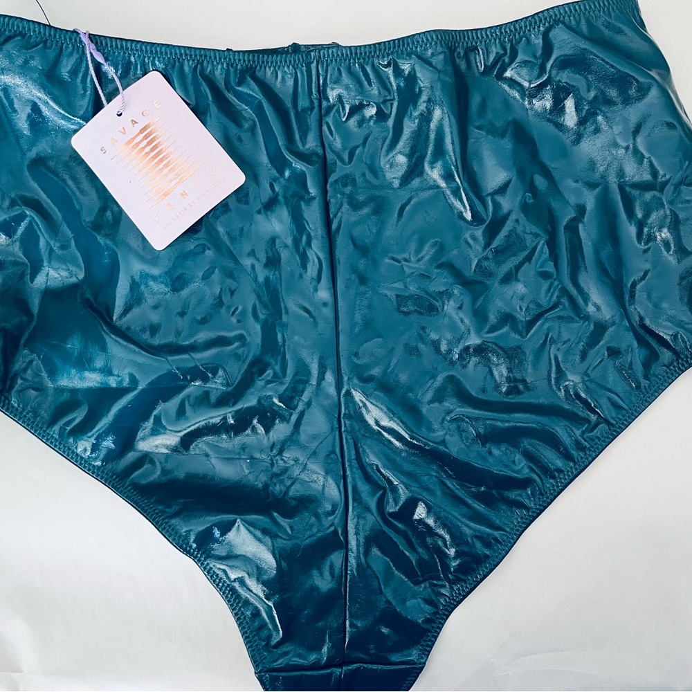 NWT Savage x Fenty Vinny Booty Short - Picture 3 of 7